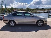 Begagnad Skoda Octavia Elegance 150 HK (110 kW) 2005 Ljusbrun Sedan