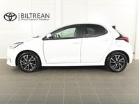 Begagnad Toyota Yaris Hybrid Active 116 HK (85 kW) 2023 Vit Halvkombi