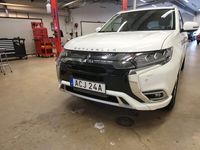 begagnad Mitsubishi Outlander P-HEV 2.4 Hybrid 4WD Aut, drag,låga mil