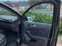 Begagnad Mercedes B200 156 HK (114 kW) 2014 Minibuss