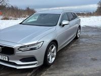 Begagnad Volvo V90 Momentum 190 HK (139 kW) 2019 Kombi