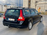 begagnad Volvo V70 D5 Momentum Euro 5 Dragkrok NY BES