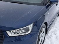 Begagnad Audi A1 Sportback 116 HK (85 kW) 2018 Scubablå metallic /brilliant svart Halvkombi