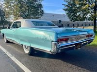 Begagnad Pontiac Bonneville 333 HK (244 kW) 1965 Reef turquois metallic Sedan