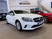 Begagnad Mercedes A180 122 HK (89 kW) 2016 Vit Halvkombi