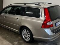 Begagnad Volvo V70 Momentum 109 HK (80 kW) 2010 Ljusbrun (brun) Kombi