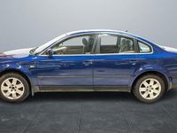 Begagnad VW Passat 103 HK (75 kW) 2001 Blå Sedan