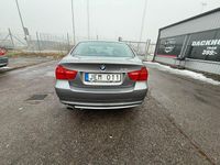 Begagnad BMW 318 143 HK (105 kW) 2009 Sedan
