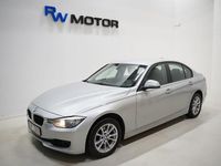 Begagnad BMW 318 143 HK (105 kW) 2012 Silver Sedan