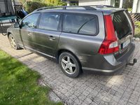 Begagnad Volvo V70 Momentum 185 HK (136 kW) 2008 Grå Kombi