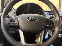 Begagnad Kia Rio 84 HK (61 kW) 2012 Vit Halvkombi