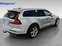 Begagnad Volvo V60 CC SE 203 HK (149 kW) 2020 Vit Kombi