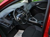 Begagnad Ford Focus Trend 96 HK (70 kW) 2011 Röd Kombi