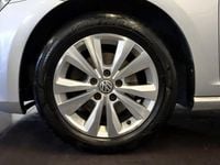 Begagnad VW Golf VII Style 110 HK (80 kW) 2016 Silver Kombi
