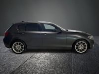 Begagnad BMW 116 116 HK (85 kW) 2015 Svart (svart metallic) Halvkombi