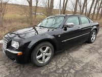 Begagnad Chrysler 300C 177 HK (130 kW) 2010 Brilliant black crystal pearl coat (pxr/qxrs)