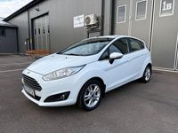 Begagnad Ford Fiesta 101 HK (74 kW) 2017 Vit Halvkombi