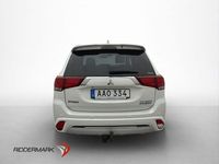 Begagnad Mitsubishi Outlander 224 HK (164 kW) 2019 Vit SUV