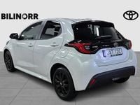 Begagnad Toyota Yaris 2024 Vit Halvkombi