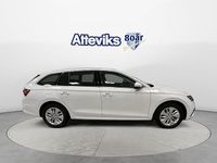 Begagnad Skoda Octavia 132 HK (97 kW) 2023 Vit Kombi