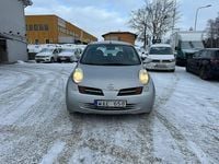 Begagnad Nissan Micra 65 HK (47 kW) 2004 Silver Halvkombi