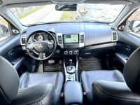begagnad Mitsubishi Outlander 2.4- 4WD, Drag, Carplay Display, Nyserv