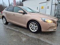 Begagnad Volvo V40 120 HK (88 kW) 2016 Ljusbrun Kombi