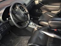 begagnad Toyota Avensis Kombi 2.4 D-4 VVT-i Automat 163hk
