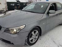 Begagnad BMW 523 177 HK (130 kW) 2005 Grå Sedan