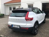 Begagnad Volvo XC40 Single Motor Extended Range 185 kW (252 HK) 2024 Crystal vit metallic SUV