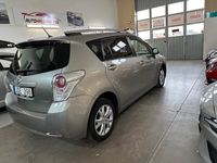 begagnad Toyota Verso 2.0 D-4D Euro 5