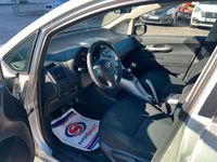 begagnad Toyota Auris 5-dörrar 1.6 Dual VVT-i NY BESIKTIGAD 124HK