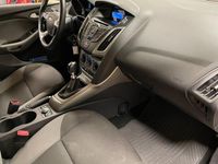 Begagnad Ford Focus Trend 95 HK (69 kW) 2012 Vit Halvkombi