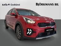 Begagnad Kia Niro Advance 105 HK (77 kW) 2022 /cr5/ runway red m SUV