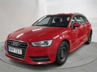 Begagnad Audi A3 Attraction 110 HK (80 kW) 2015 Röd