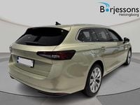 Begagnad Skoda Superb 2024 Gul Kombi