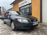 Begagnad Volvo V70 Momentum 145 HK (106 kW) 2010 Grå Kombi
