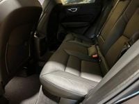 Begagnad Volvo XC60 Plus 350 HK (257 kW) 2024 Grå SUV