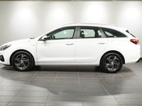 Begagnad Hyundai i30 Essential 120 HK (88 kW) 2022 Vit Kombi