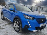 Begagnad Peugeot e-2008 Allure 100 kW (136 HK) 2021 Blå metallic SUV