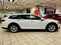 Begagnad Opel Insignia Country Tourer Business 209 HK (153 kW) 2018 Vit Kombi