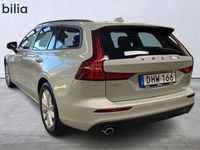 begagnad Volvo V60 B3 Bensin Momentum Klimatpaket 2021, Kombi