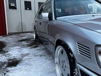 Begagnad Mercedes 300 147 HK (108 kW) 1993