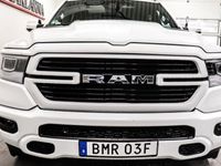 begagnad Dodge Durango RAM 1500 LARAMIE SPORT HEMI V8 ETORQUE RAMBOX 2021, Halvkombi