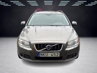 Begagnad Volvo V70 Momentum 146 HK (107 kW) 2009 Grå Kombi