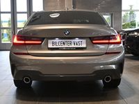 begagnad BMW 328 330e xDrive Sedan M Sport Individual 19" Hifi Drag 2021, Sedan