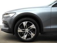 Begagnad Volvo V60 CC 197 HK (144 kW) 2021 Grå Kombi