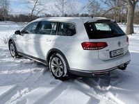 Begagnad VW Passat Alltrack 190 HK (139 kW) 2017 Vit Kombi