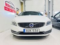 Begagnad Volvo V60 Momentum 136 HK (100 kW) 2014 Vit Kombi