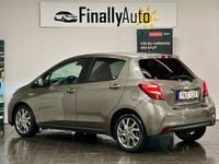 Begagnad Toyota Yaris Hybrid Active 101 HK (74 kW) 2017 Mörkgrå Halvkombi